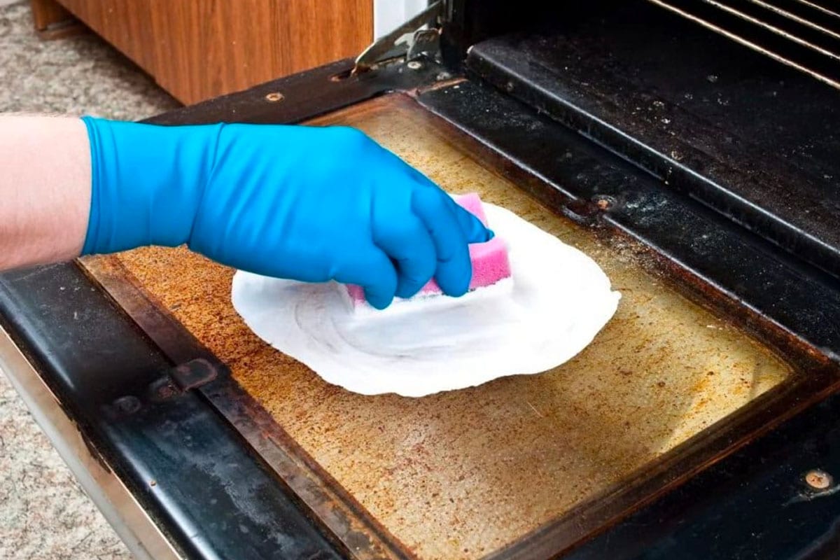 How to Clean Your Oven without Harsh Chemicals | Cleaning by Kate